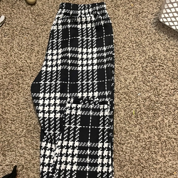 Shein leggings - Picture 1 of 2